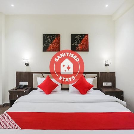 Oyo 63134 Hotel Red Queen Raigarh Bagian luar foto