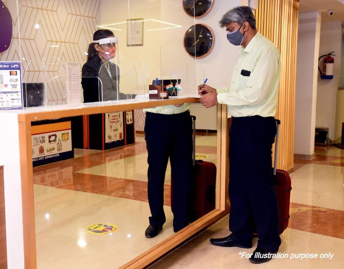 Oyo 63134 Hotel Red Queen Raigarh Bagian luar foto