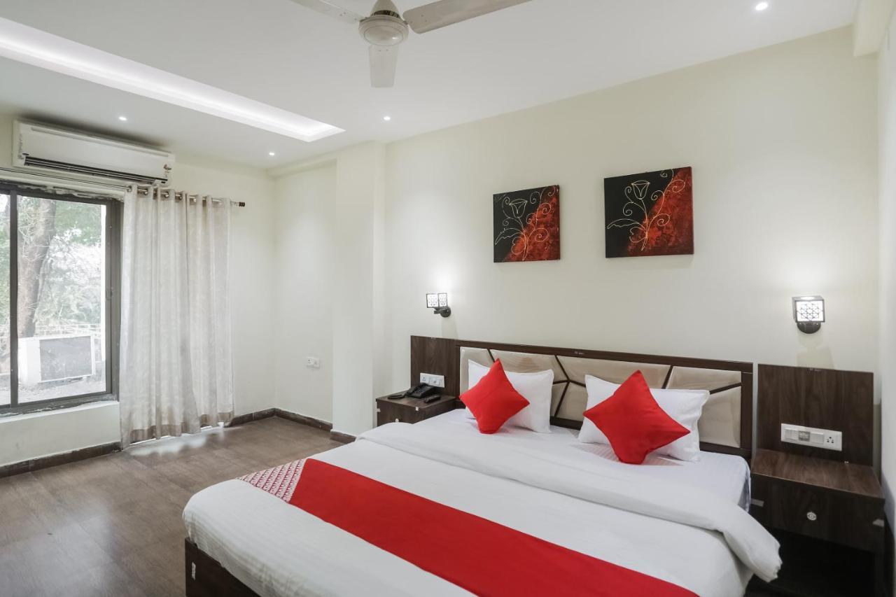 Oyo 63134 Hotel Red Queen Raigarh Bagian luar foto
